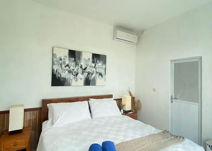 De Silaa House & Pool